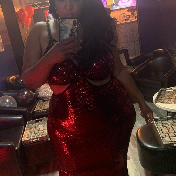 2x Red Sequin Dress - Picture 2 of 2